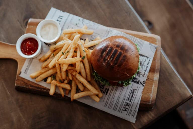 Smash-Burger-Lake-Mahinapua-Hotel-Hokitika